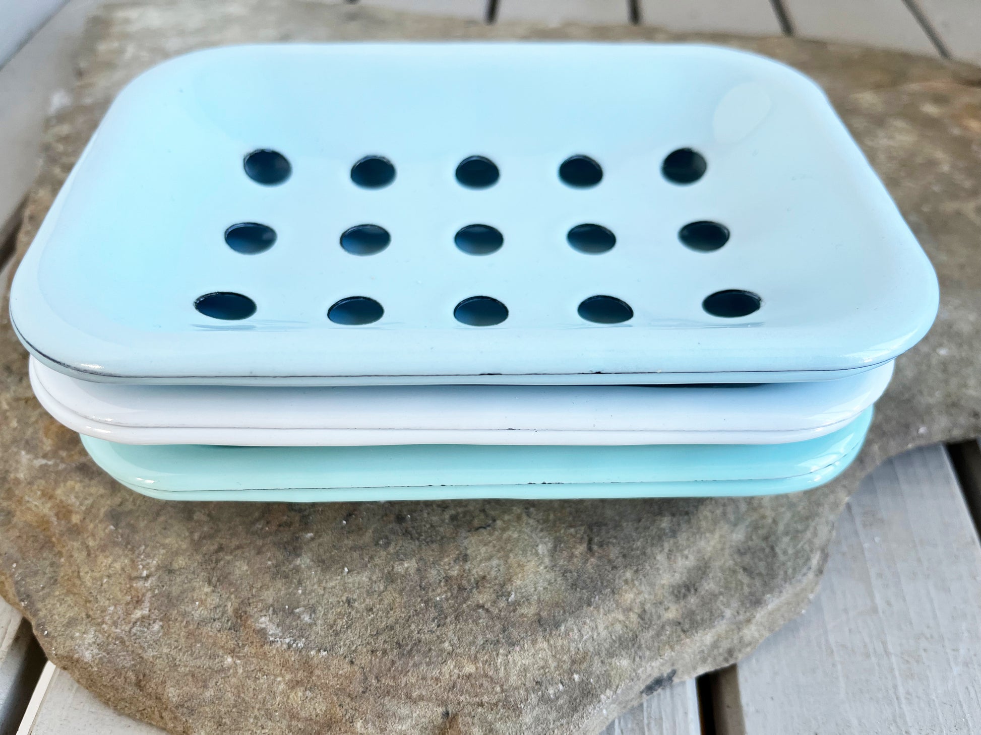 Duck egg blue enamel soap dish with Pure White and Eau de Nil Green colour options