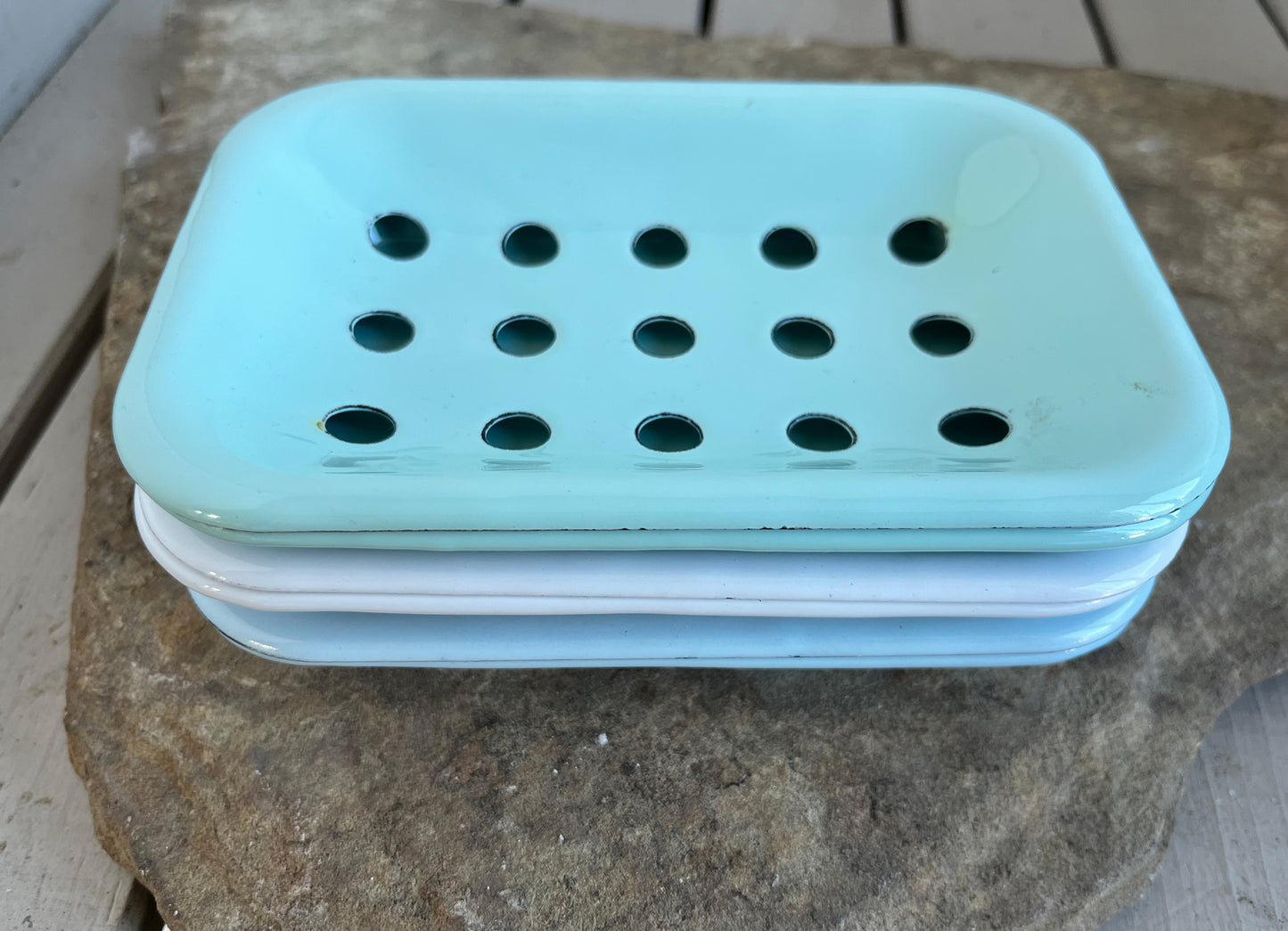 Enamel soap dishes with drainage holes, three colours green, white and blue