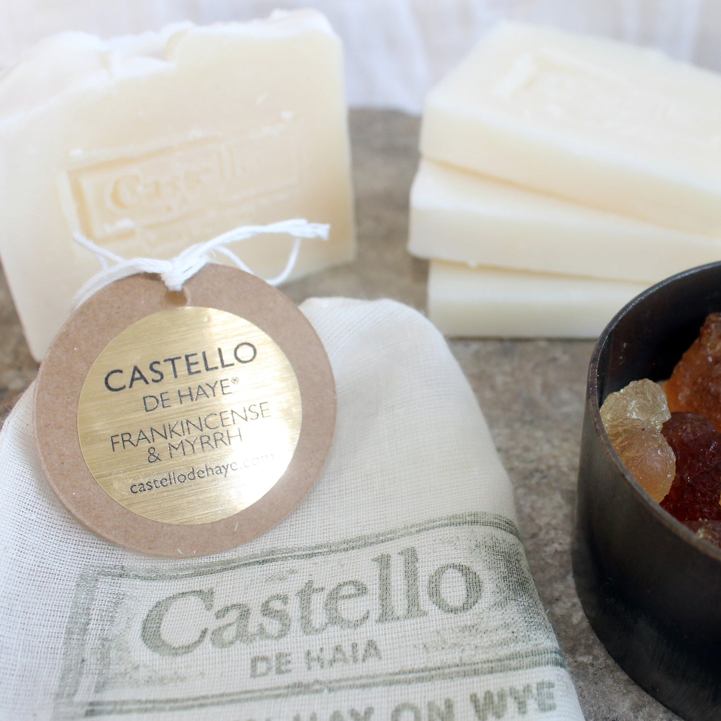 Frankincense & Myrrh Guest Soap Bar, in Muslin Gift Bag, 40g